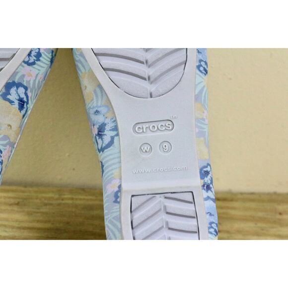 New Crocs Shoes Women 9 Floral Print Comfort Eve Graphic Pastel Slip On - Picture 5 of 5